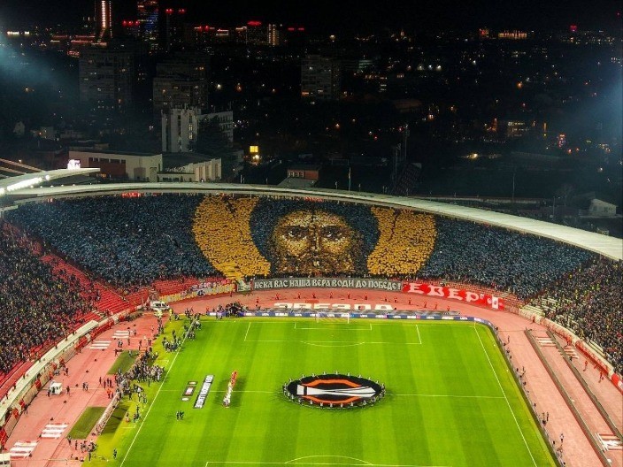 REMEK-DJELO NA MARAKANI: Delije oslikale najveću ikonu ikad viđenu na stadionu (VIDEO)