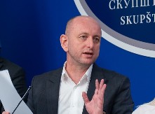 KNEŽEVIĆ: PES štiti Alabara, pravosuđe na najnižem nivou - DNP traži reakciju SDT-a