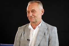 DRAGIŠA BINIĆ NOKAUTIRAO TRENERA HAJDUKA IZ SPLITA: Zbog stare provokacije nastradao pogrešan čovjek