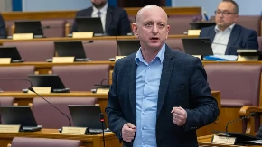 TVRDO I JASNO: Knežević - Ako bih trebao da biram da budem prijatelj Aleksandra Vučića ili pudlica Andreja Plenkovića kao Vi, biram Vučića - a Vi samo nastavite da mašete repom