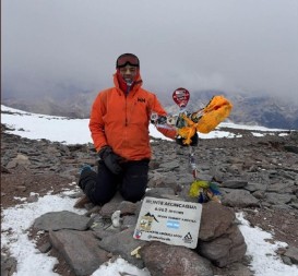 "PET KORAKA PA ODMOR DVA MINUTA“: Advokat iz Bijelog Polja osvojio Akonkagvu, najviši vrh Južne Amerike (FOTO)