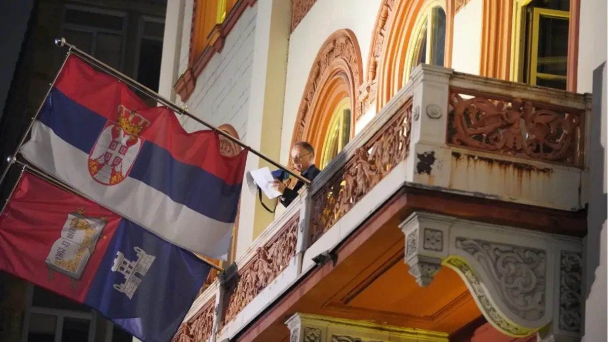 DOKUMENTA RASKRINKAVAJU: Rektor Đokić odobravao projekat željeznice, danas traži odgovore