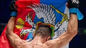 EKSPRES NOKAUT U MAJAMIJU: Miloš Janičić završio borbu za 44 sekunde, pa raširio trobojku (VIDEO)