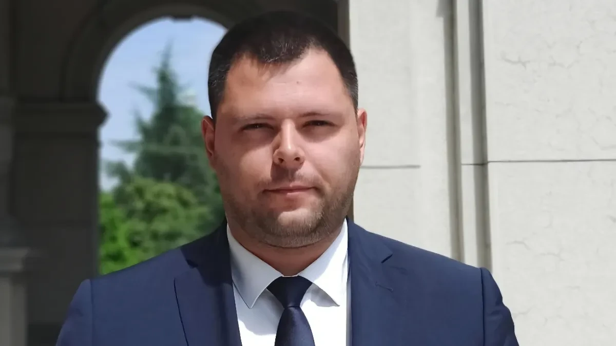 NA PRUŽENU RUKU DOBILI SMO ŽELJU ZA VJEČNIM PODJELAMA Kovačević: Razočaran sam što mladi iz DPS-a biraju isti put kao Milo Đukanović