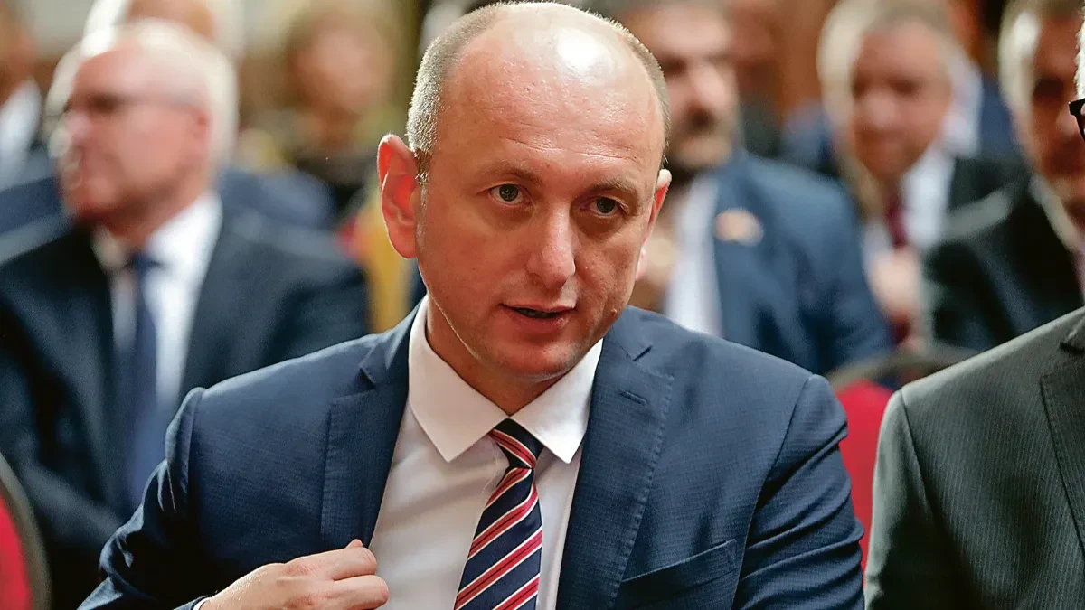 SATLER GLAVNI KRIVAC ZA USTAVNU KRIZU? Knežević tvrdi da ambasador EU “muti” odnose u Crnoj Gori