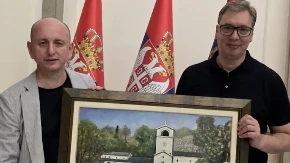 Knežević uručio Vučiću sliku Cetinjskog manastira u ime Srba sa Cetinja