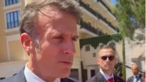 Neočekivan potez Makrona u Tivtu: Vratio se samo da pred svima pohvali Vučića (VIDEO)