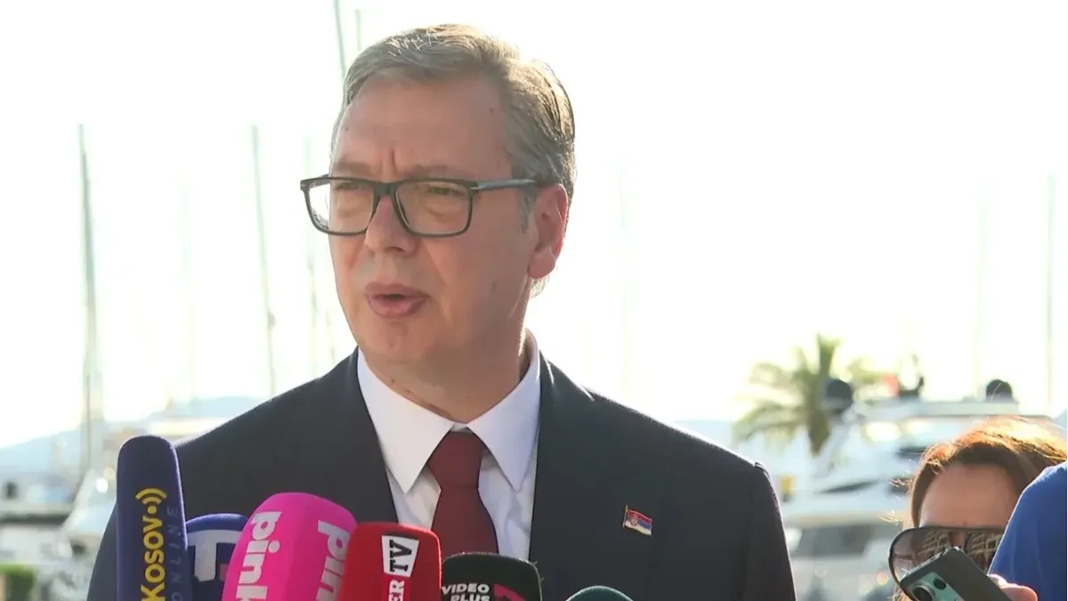 Tri boda u gostima: Vučić u Tivtu preuzeo inicijativu i promijenio politički narativ