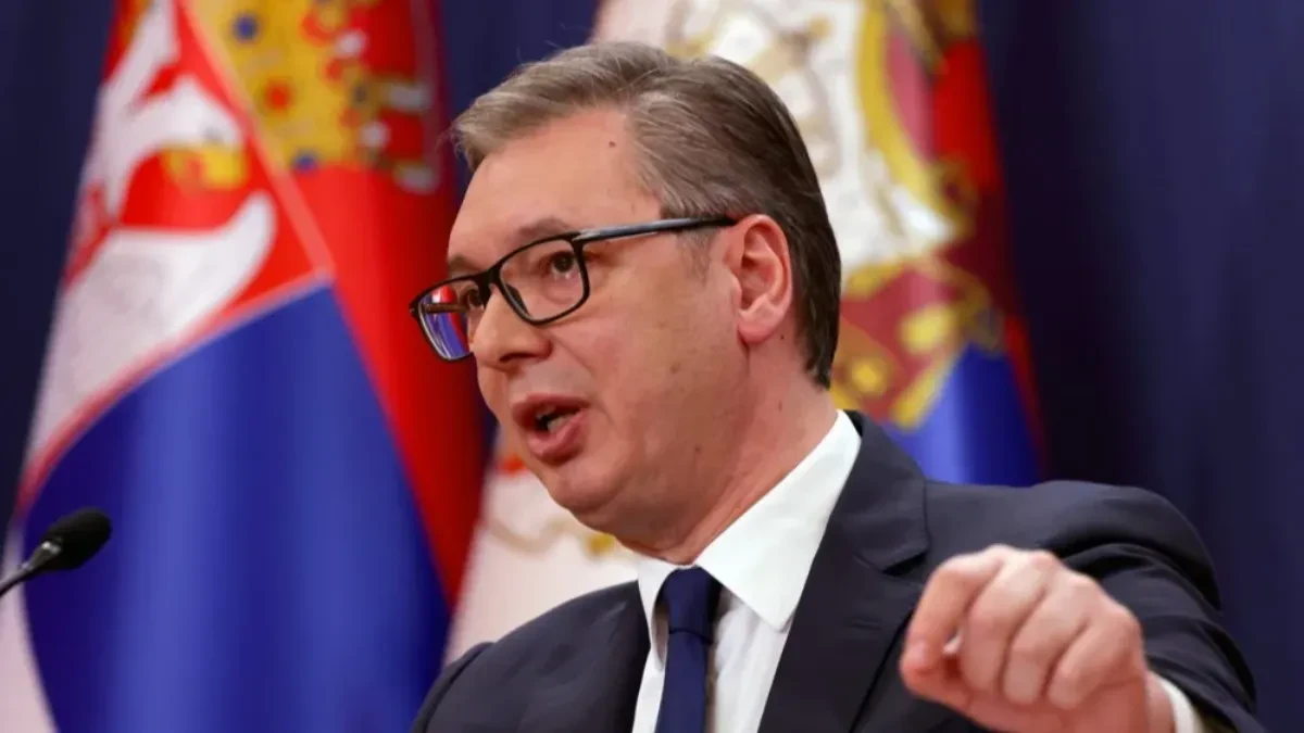 Vučić iz Pariza: Napadnete li Srbiju, proći ćete 100 puta gore nego 1999.