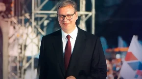 Vučić: Ne spuštam glavu ni pred kim, moja kičma se ne savija pred strancima