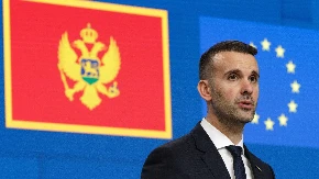 Spajić stao u odbranu Komnenića, kritičari ukazuju na njegove ranije stavove o Srbiji i Vučiću