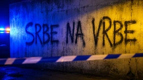 Ispod natpisa „Ultra“ osvanula poruka „Srbe na vrbe“: Skandalozni grafit uznemirio javnost u Bijelom Polju (FOTO)