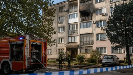 Stradala žena u požaru u Danilovgradu: Vatra zahvatila stan, uviđaj u toku