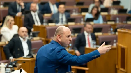 Žestok sukob Kneževića i Šaranovića u Skupštini: Ti si najveća bitanga u Parlamentu