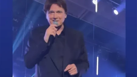 Čola iznenadio publiku u Trebinju: Polio obožavatelje vodom, a zatim šutnuo flašu u publiku