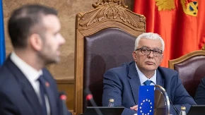 KAPITULACIJA PRED MILOVIM NASLJEĐEM: Spajić i Mandić pristali na ucjene DPS-a, svi zajedno protiv srpskog jezika!