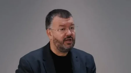 Antić: Ako ne žele ravnopravnost Srba, neka u djelovima Podgorice i Cetinja prave svoj „fašistički Diznilend“