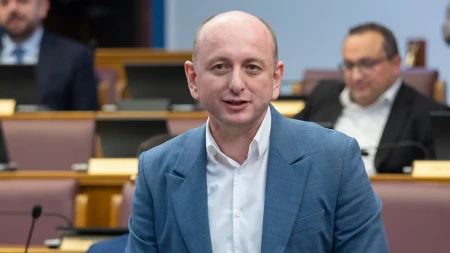 Spajić nije ni odgovorio na dokumenta, a Knežević mu već dao „drugi gol“: „Vojniče Spajiću, voljno!“