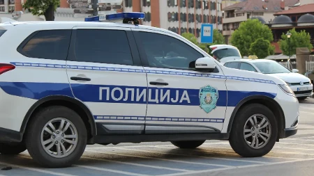 Mladića držali zatočenog dva dana, tukli ga i mučili: Uhapšeni pripadnici „vračarske grupe“, za trećim se traga