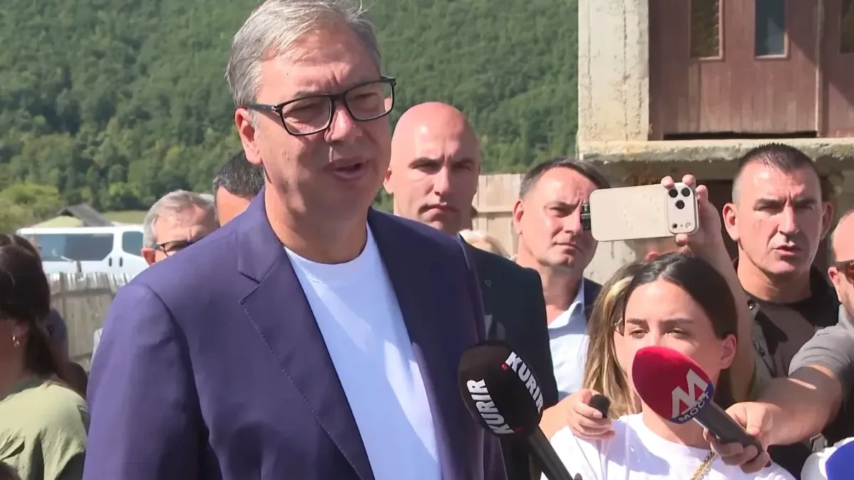 „Pronašli smo oruđe sa padobranom“: Vučić otkrio detalje o „vatrenoj lopti“, čeka rezultate istrage