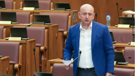 Knežević pokreće interpelaciju protiv Ibrahimovića zbog „Oluje“: Da vidimo ko je stvarno mislio „ne u moje ime“