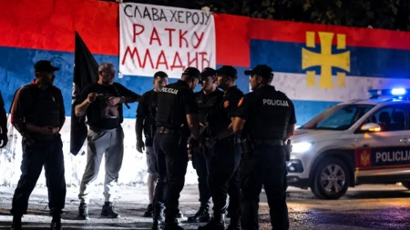 SKANDAL U PODGORICI: Policija hapsi zbog odavanja počasti Ratku Mladiću, dok veličanje tzv. OVK prolazi bez reakcije!