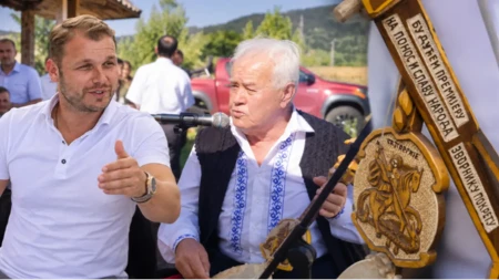 Stanivukovića u Tršiću dočekali uz gusle: Mogu li ja otkupiti pjesmu?
